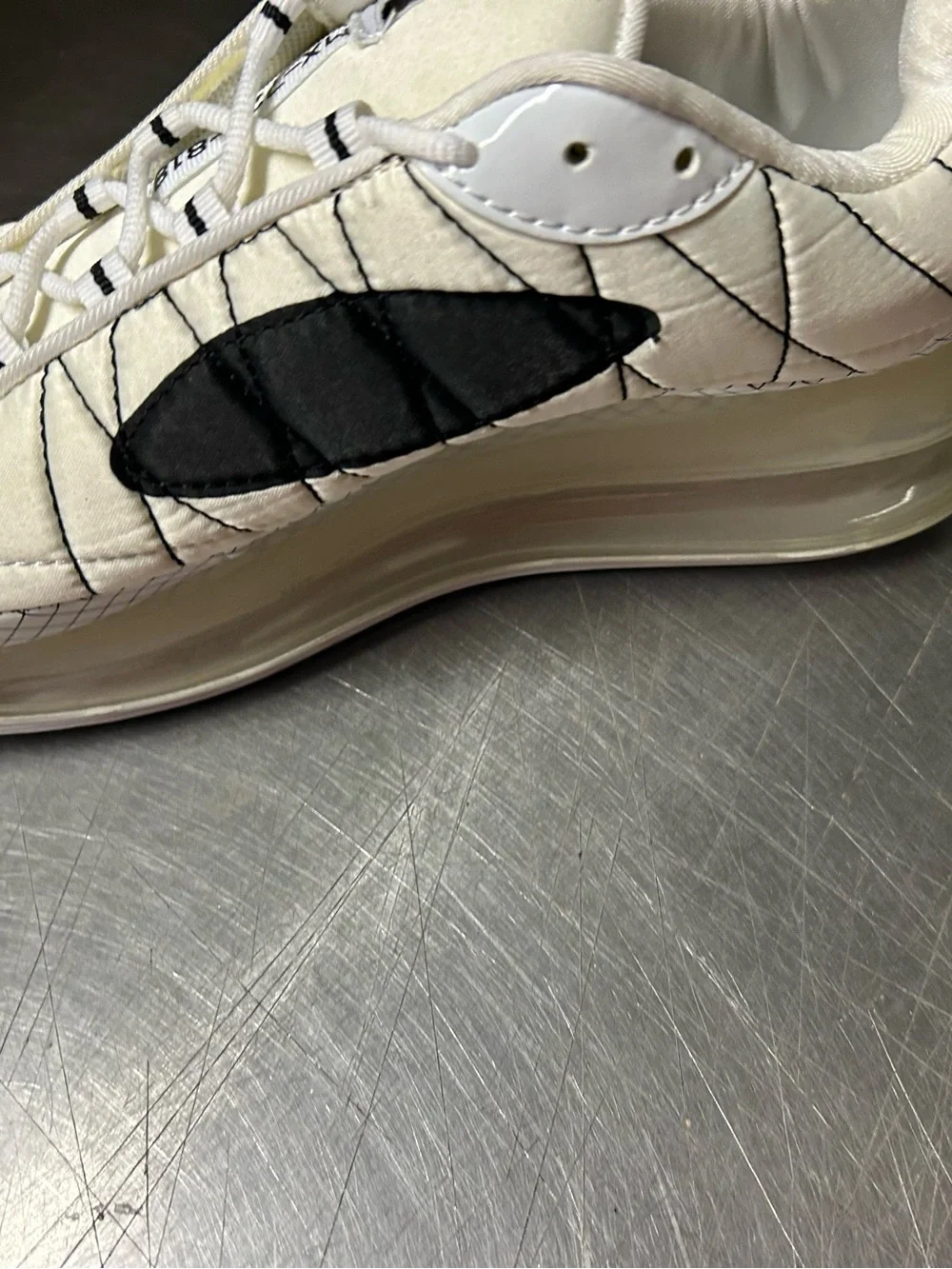 Nike Air Max 720 Size 10 Men